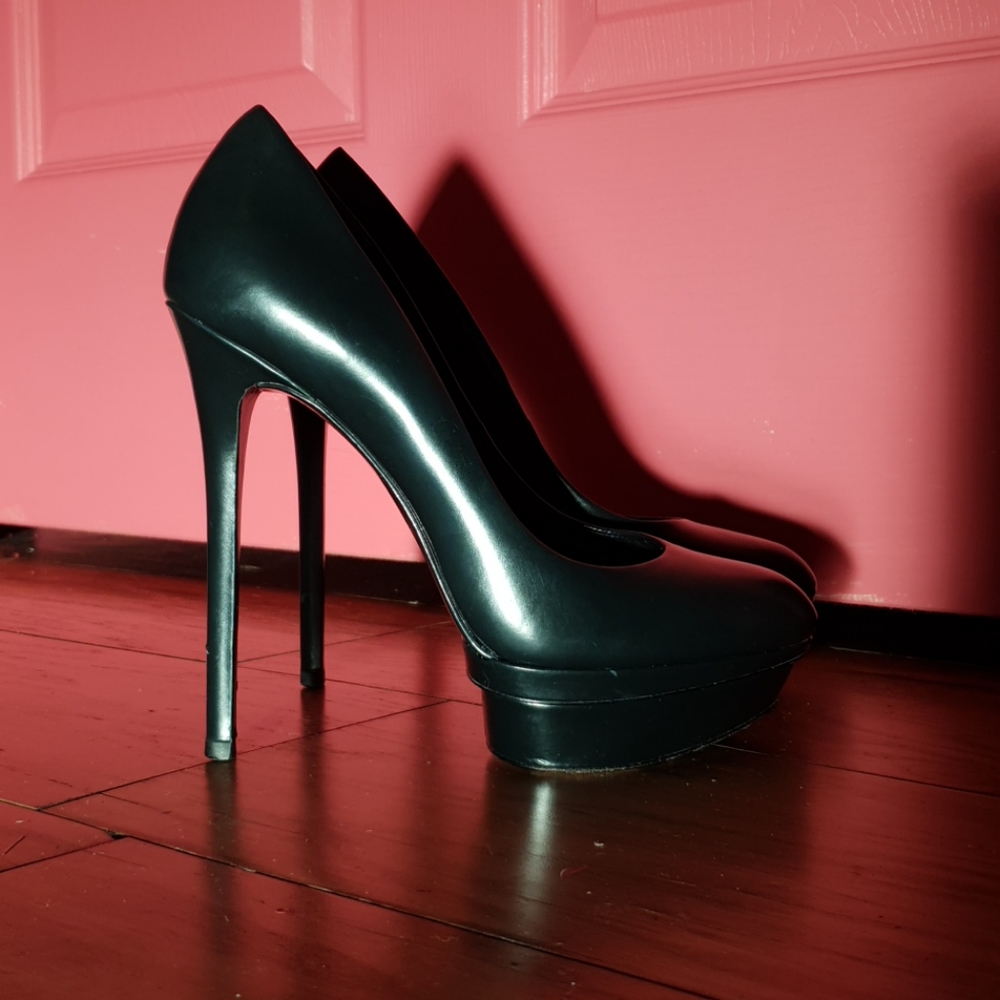 Green Leather Pumps with covered heels